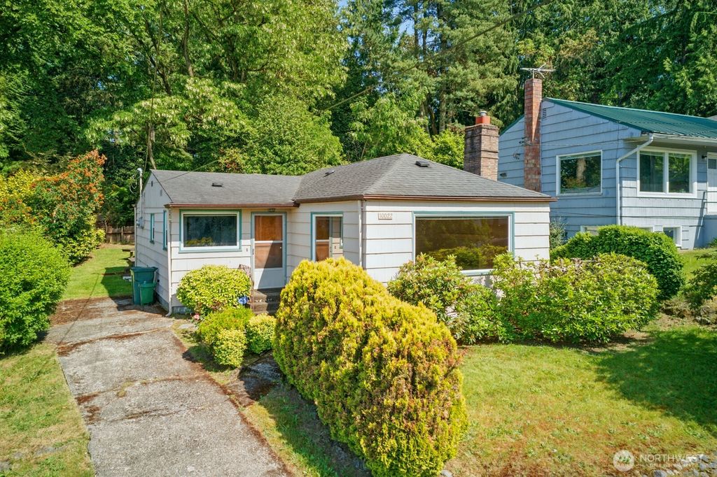 Photo of 10022 8th Avenue NE, Seattle, WA 98125 (MLS # 2394032)