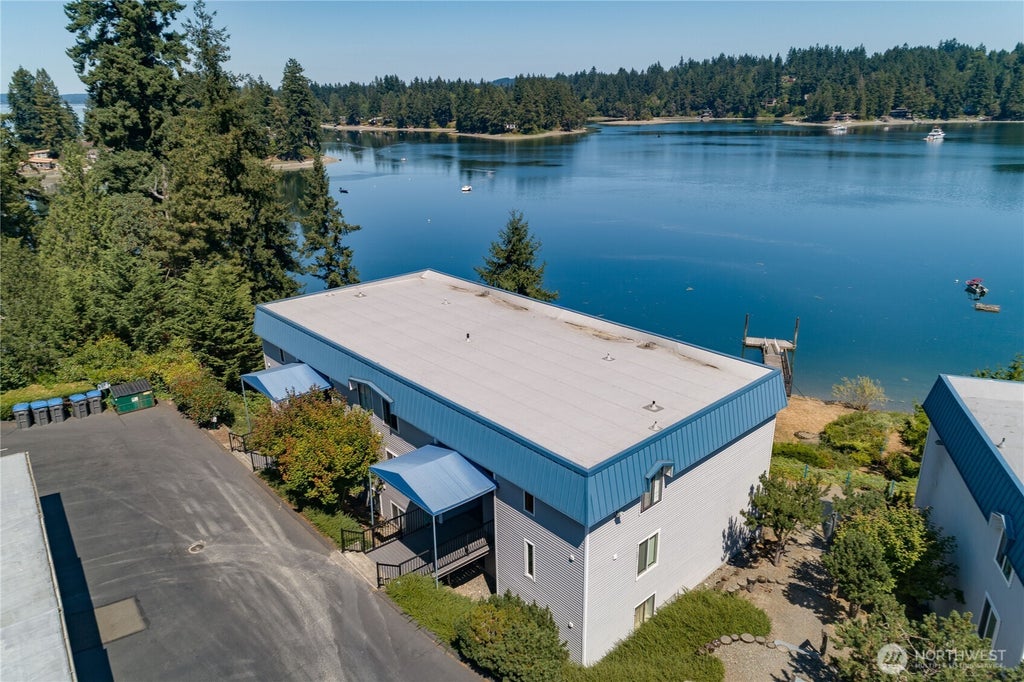 Photo of 924 Shorewood Drive #C28, Bremerton, WA 98312 (MLS # 2567371)