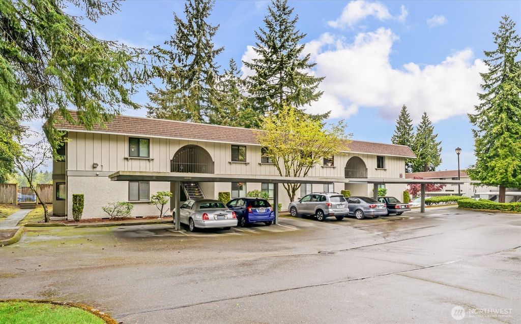 Photo of 12505 NE 117th Place #J1, Kirkland, WA 98034 (MLS # 2512885)