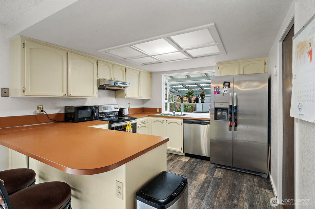 Photo of 15401 Meridian Avenue N, Shoreline, WA 98133 (MLS # 2490678)