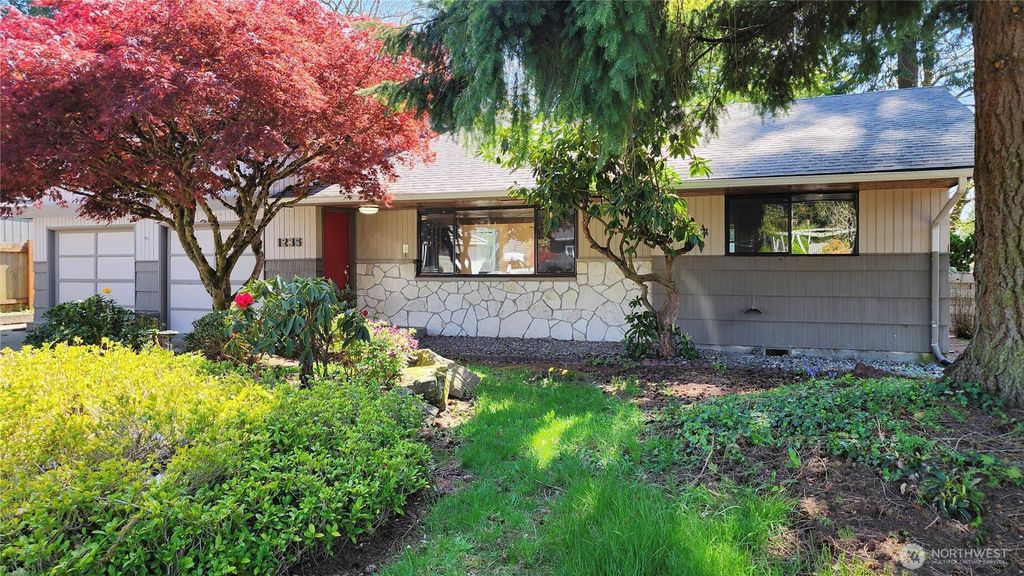 Photo of 1235 N 172nd Street, Shoreline, WA 98133 (MLS # 2334208)