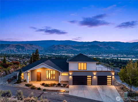 Photo of 700 Upper Daniels Drive, East Wenatchee, WA 98802 (MLS # 2588143)