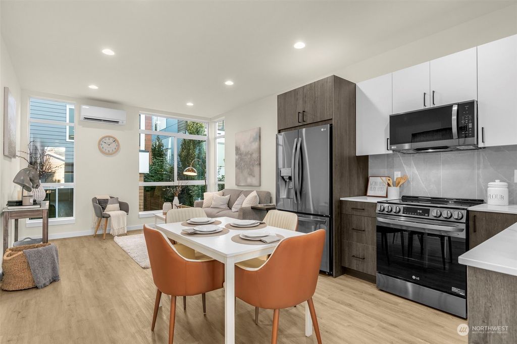 Photo of 4317 B Woodland Park Avenue N #B, Seattle, WA 98103 (MLS # 2065751)