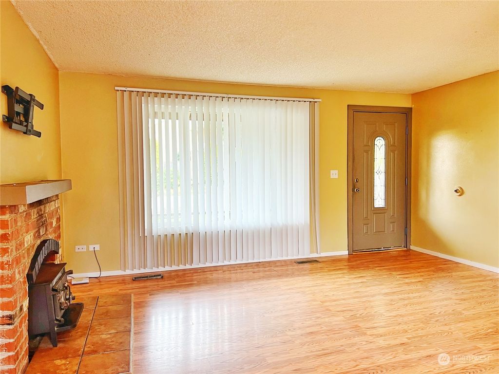 Photo of 13105 80th Ave NE Avenue NE, Kirkland, WA 98034 (MLS # 2029809)