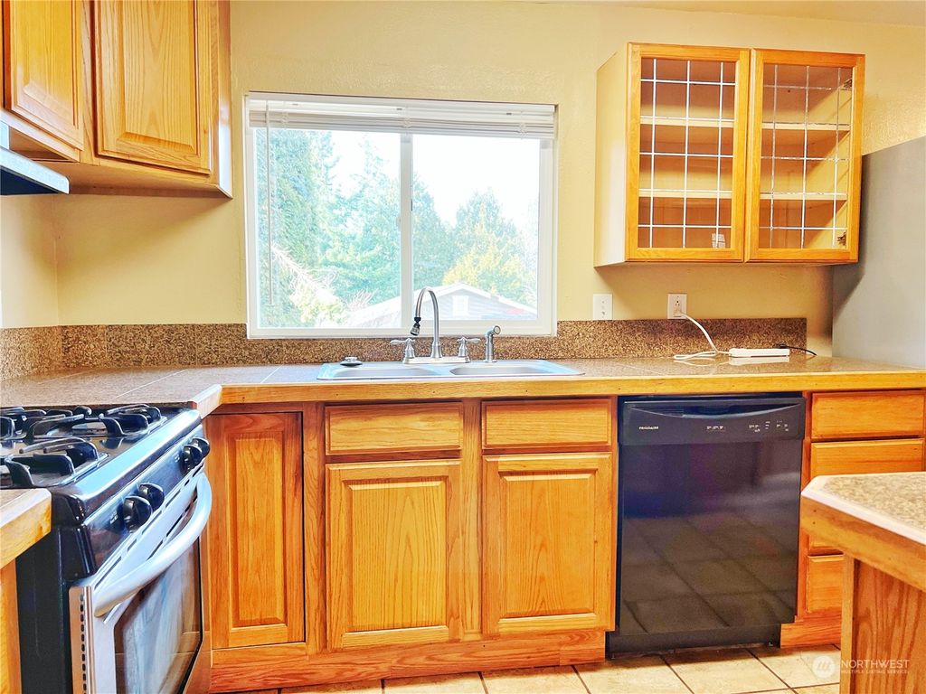 Photo of 13105 80th Ave NE Avenue NE, Kirkland, WA 98034 (MLS # 2029809)