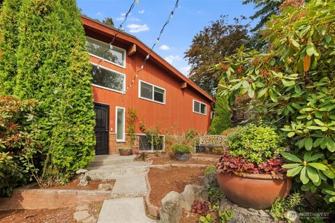 Photo of 1400 SW Thistle Street, Seattle, WA 98106 (MLS # 2431219)