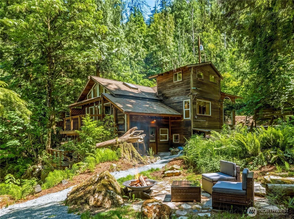 Photo of 52607 S Riverside Road, Gold Bar, WA 98251 (MLS # 2545220)