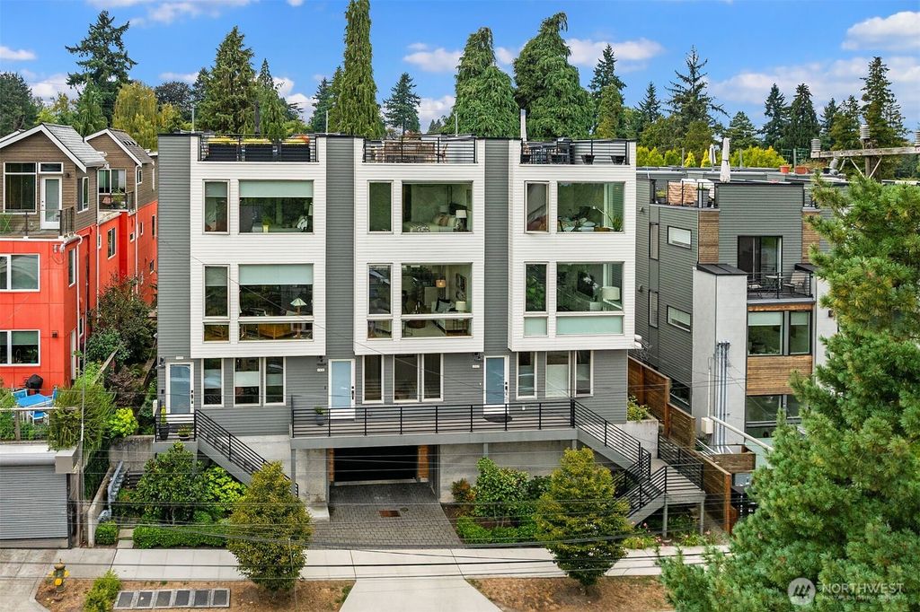 Photo of 1535 Grandview Place E, Seattle, WA 98112 (MLS # 2433931)