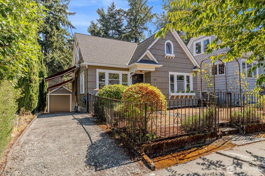 Photo of 2650 Walnut Avenue SW, Seattle, WA 98116 (MLS # 2576481)