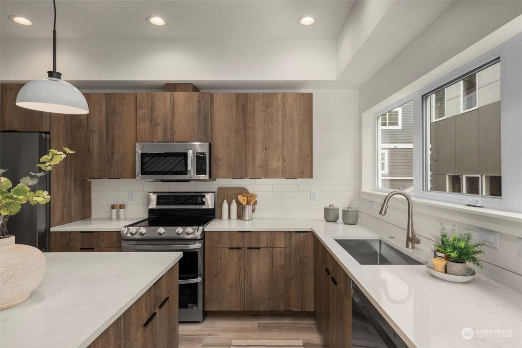 Photo of 119 26th Avenue E #B, Seattle, WA 98112 (MLS # 2231801)