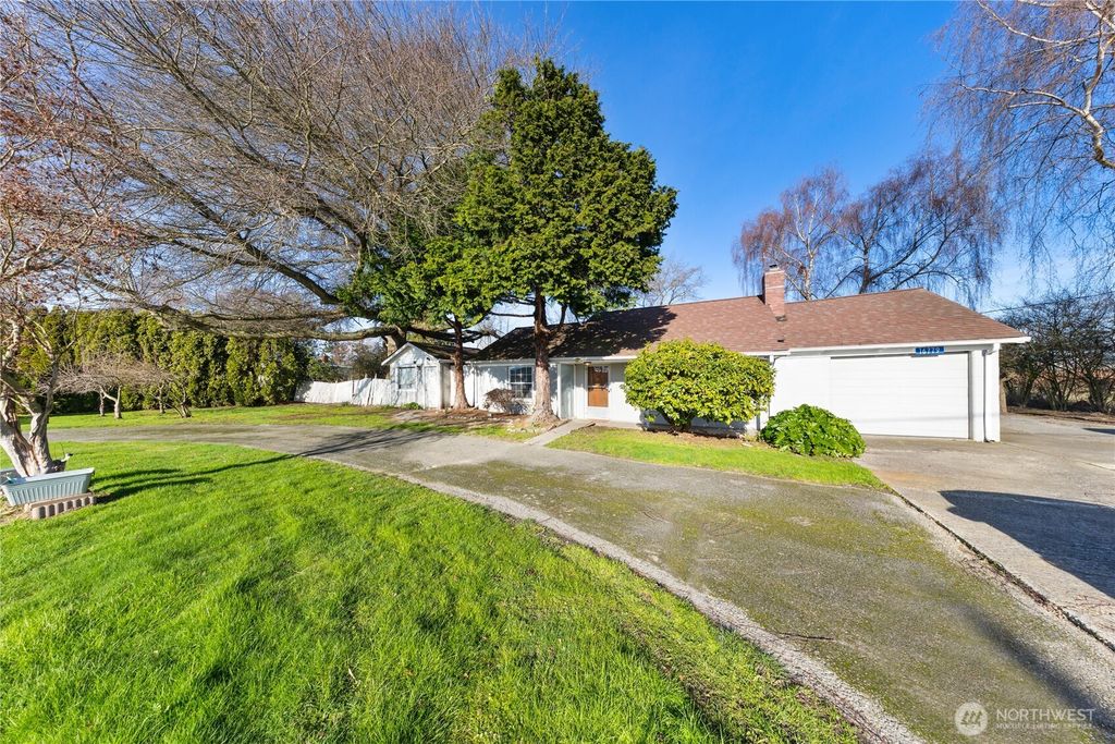 Photo of 16779 State Route 536, Mount Vernon, WA 98273 (MLS # 2480158)