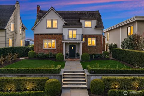 Photo of 2519 Crestmont Place W, Seattle, WA 98199 (MLS # 2482831)