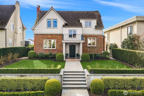 2519 Crestmont Place W Seattle WA 98199