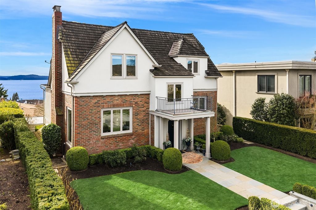 Photo of 2519 Crestmont Place W, Seattle, WA 98199 (MLS # 2482831)