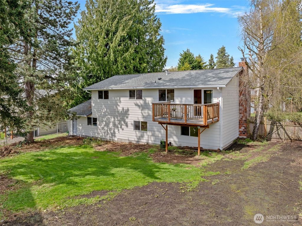 Photo of 12641 NE 154th St St, Woodinville, WA 98072 (MLS # 2355062)