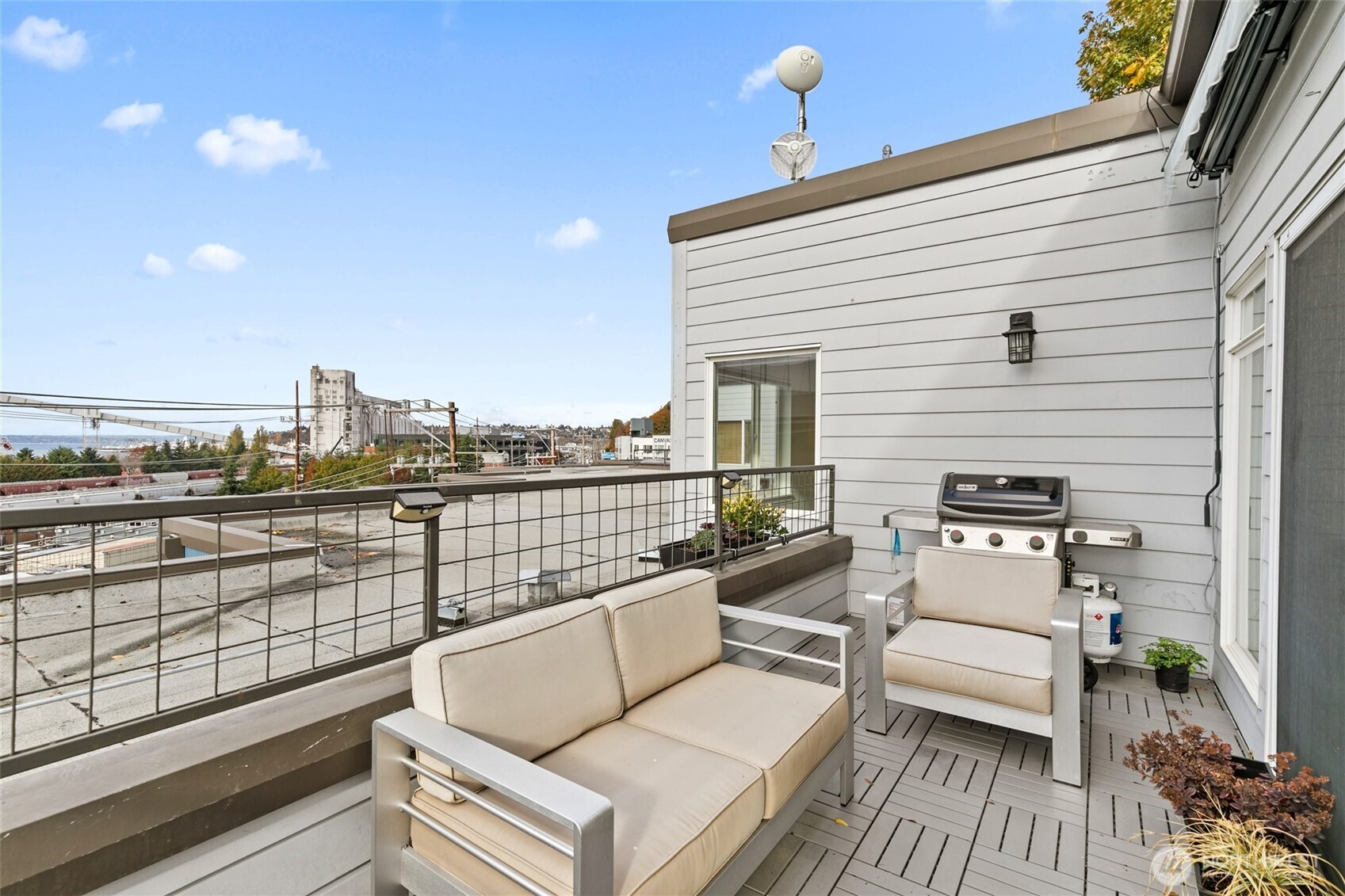 500 Elliott Avenue W 504