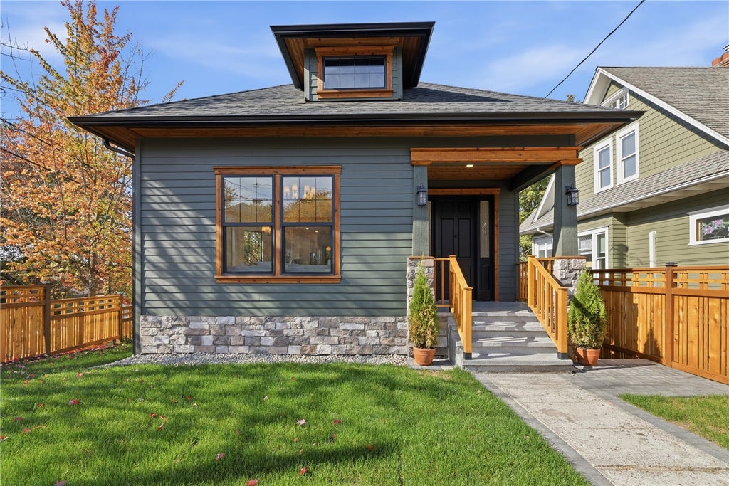Photo of 1403 31st Avenue, Seattle, WA 98122 (MLS # 2599262)