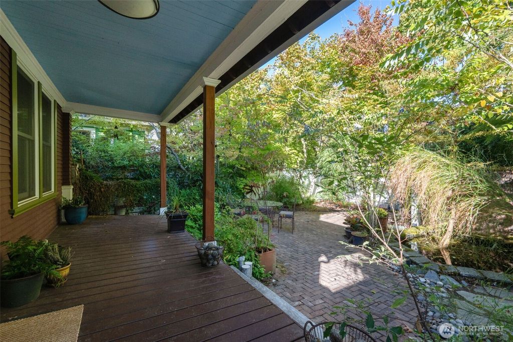 Photo of 825 15th Avenue, Seattle, WA 98122 (MLS # 2438552)