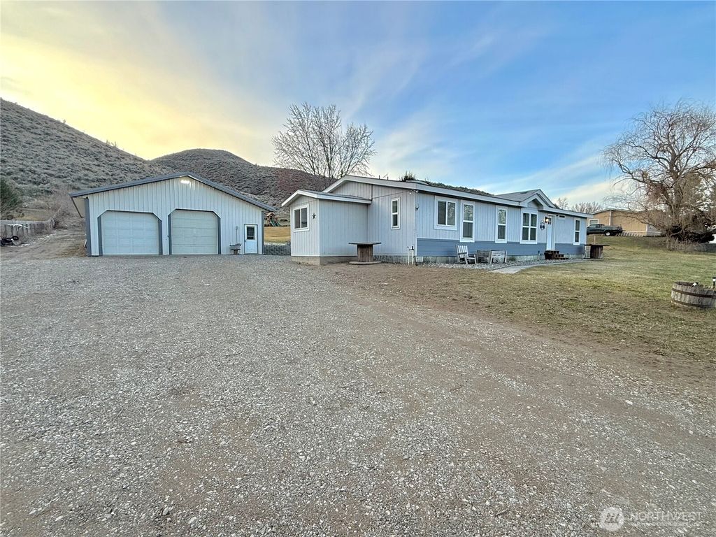 Photo of 859 C Highway 7, Tonasket, WA 98855 (MLS # 2483118)