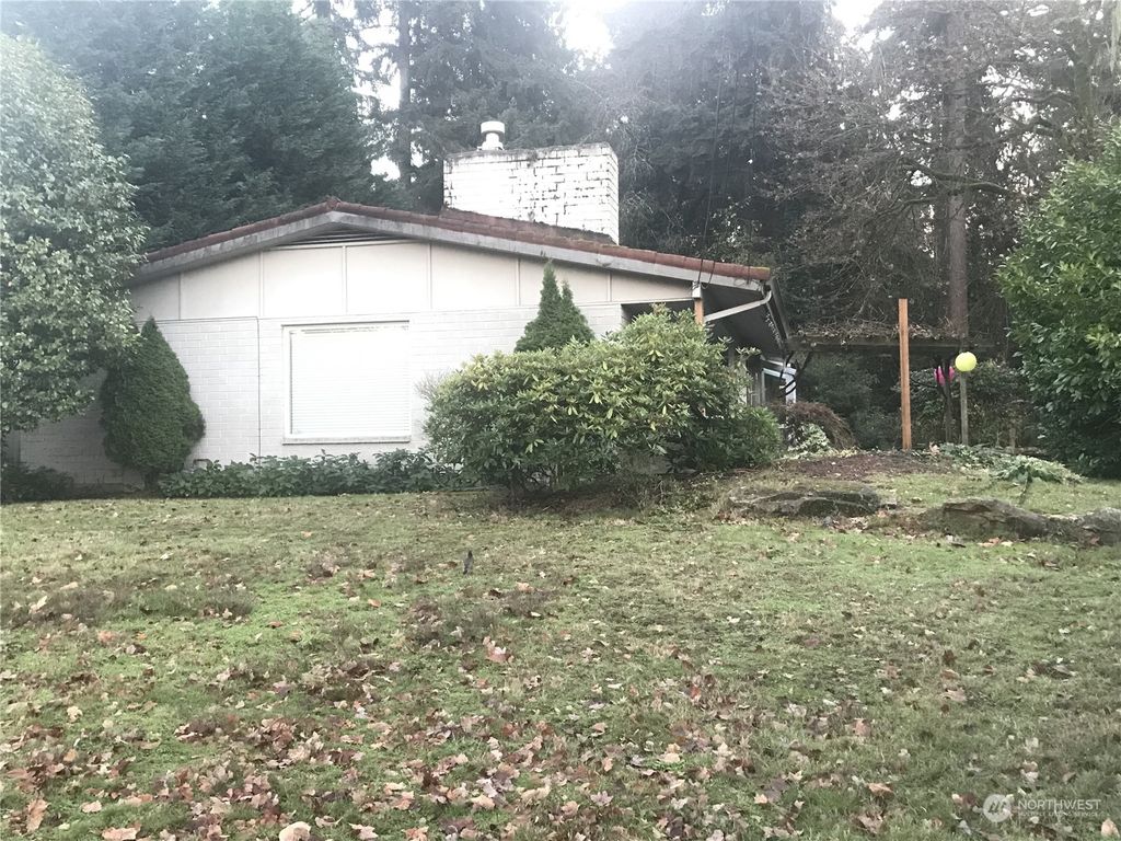 Photo of 3203 103rd Place NE, Bellevue, WA 98004 (MLS # 2181930)
