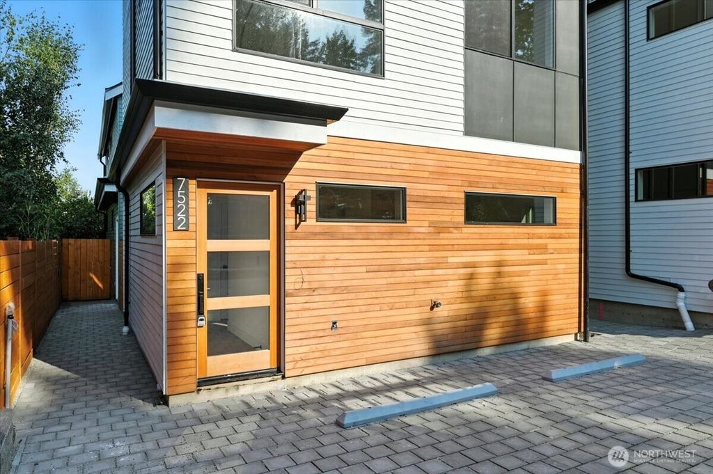Photo of 7522 31st Avenue NE, Seattle, WA 98115 (MLS # 2430194)