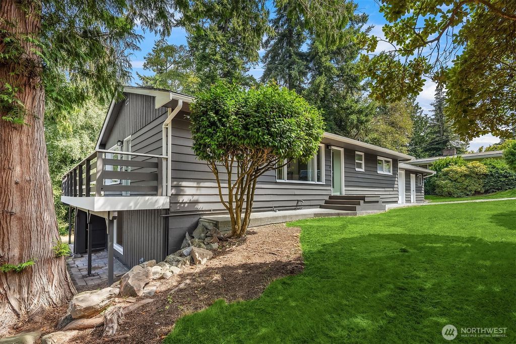 Photo of 4521 Crescent Avenue, Everett, WA 98203 (MLS # 2442049)