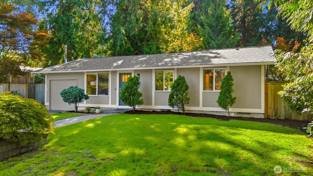 Photo of 10325 NE 125th Place, Kirkland, WA 98034 (MLS # 2582843)