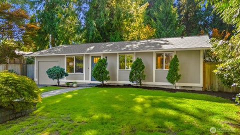 Photo of 10325 NE 125th Place, Kirkland, WA 98034 (MLS # 2582843)