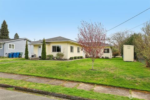 Photo of 211 Ave F #1 & 2, Snohomish, WA 98290 (MLS # 2499323)