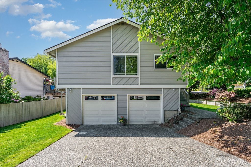 Photo of 12103 NE 161st Street, Bothell, WA 98011 (MLS # 2388827)
