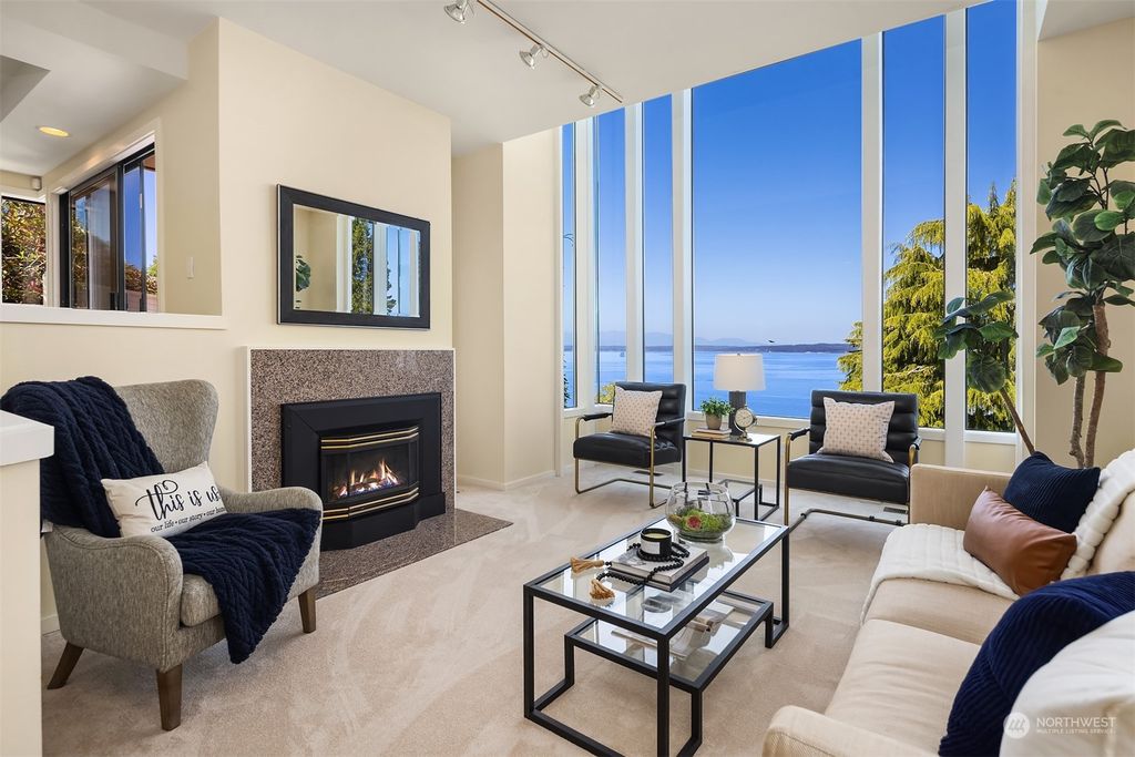 Photo of 9553 31st Avenue NW, Seattle, WA 98117 (MLS # 2262746)