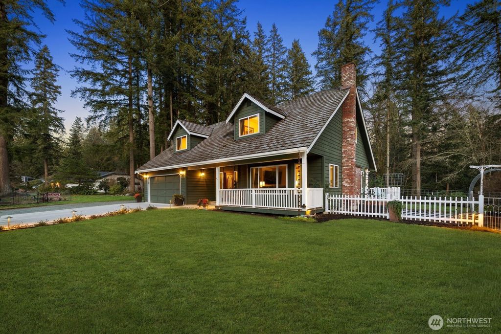 Photo of 13015 183rd AVE SE Ave, Snohomish, WA 98290 (MLS # 2478964)