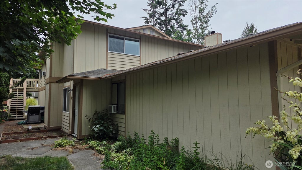 Photo of 903 31st Street NE, Auburn, WA 98002 (MLS # 2548746)