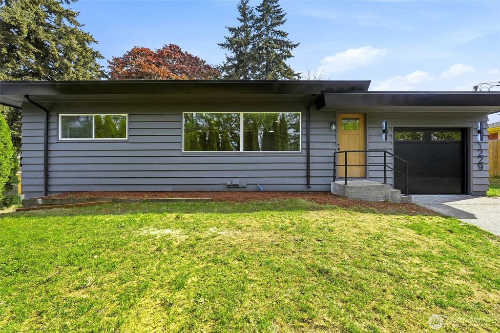 Photo of 1229 S 312th Street, Federal Way, WA 98003 (MLS # 2520674)