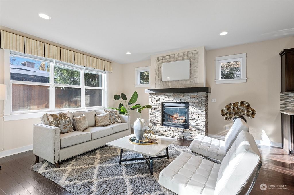 Photo of 12317 NE 84th Lane, Kirkland, WA 98033 (MLS # 2177784)