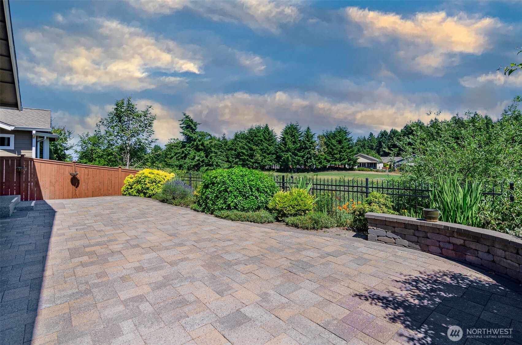 8419 Orcas Loop NE