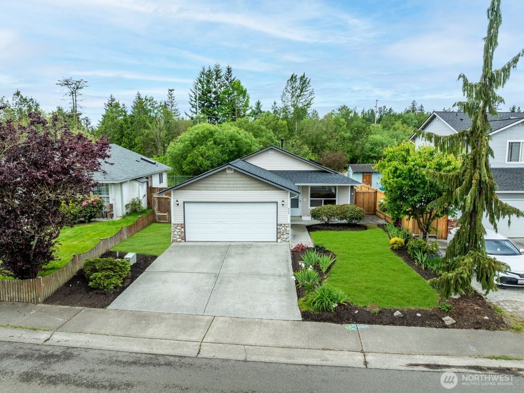 Photo of 6124 101st Place NE, Marysville, WA 98270 (MLS # 2372076)