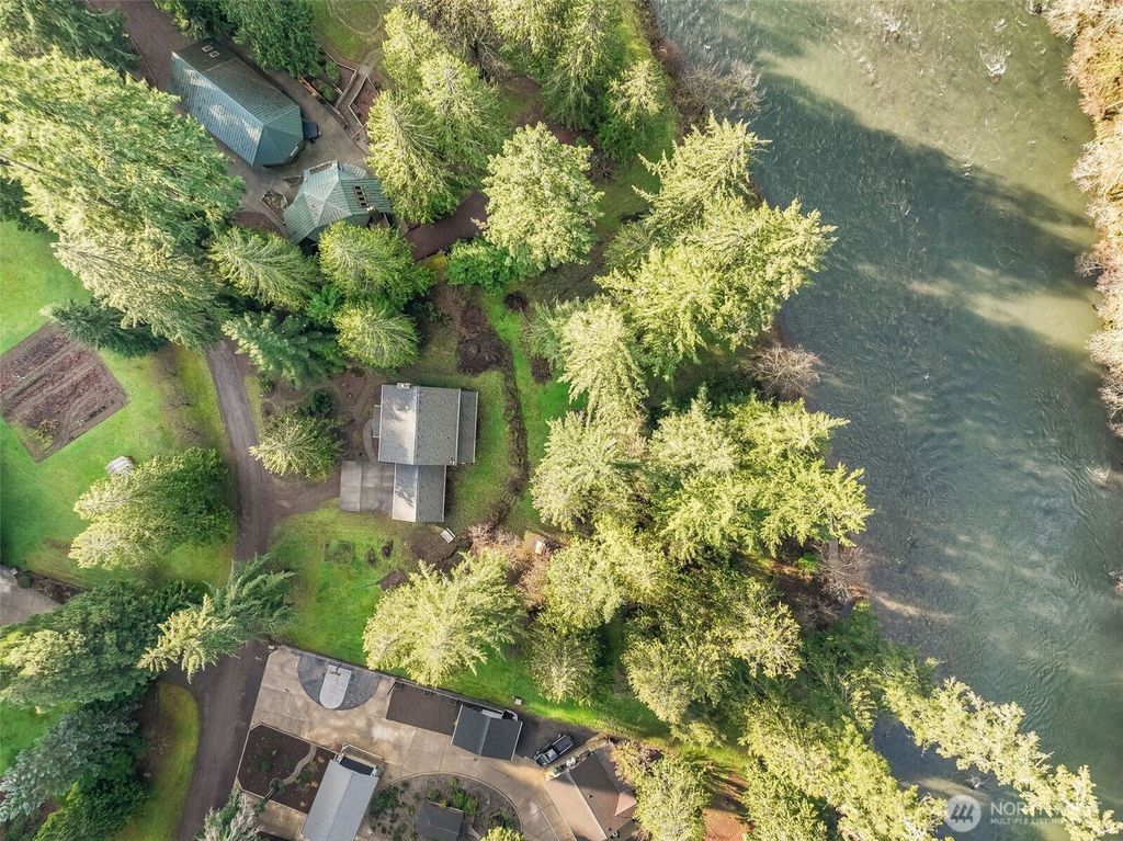 Photo of 125 River Glen Terrace, Kalama, WA 98625 (MLS # 2483929)