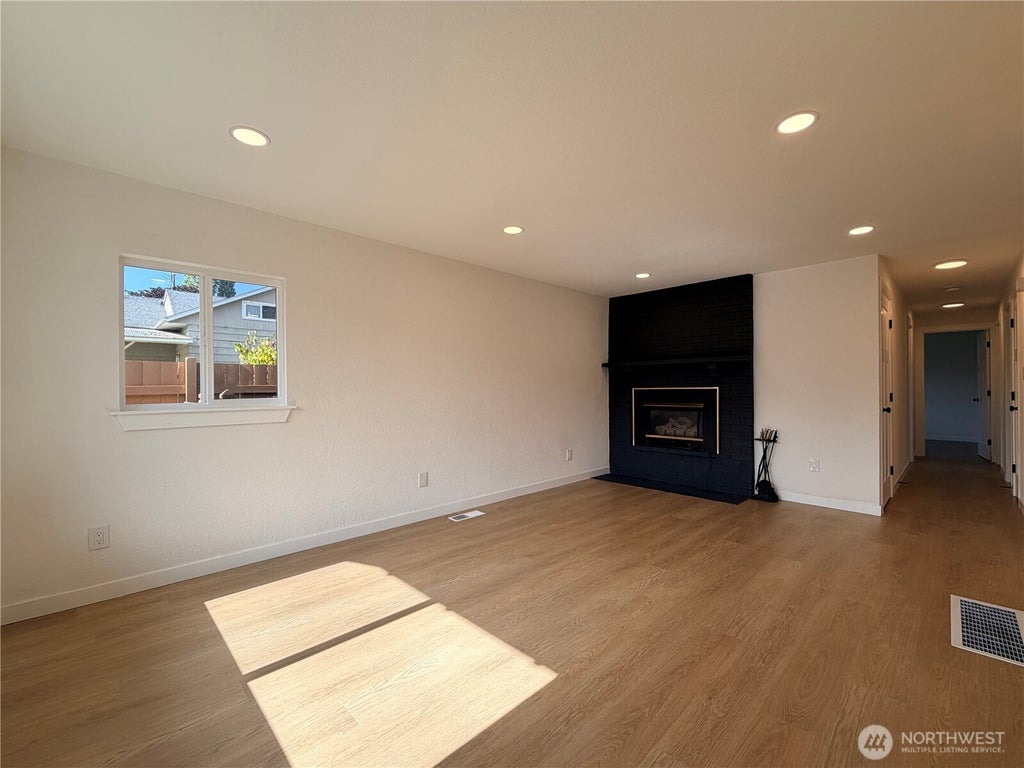 Photo of 209 E 65th Street, Tacoma, WA 98404 (MLS # 2590707)