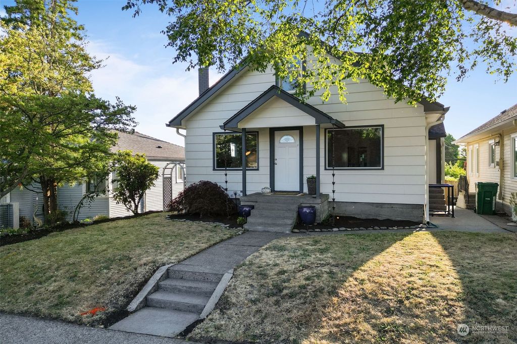 Photo of 8057 21st Avenue NW, Seattle, WA 98117 (MLS # 2262902)