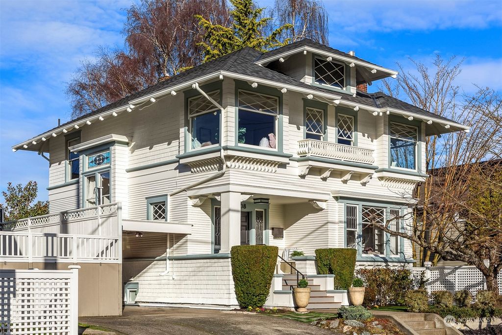 Photo of 108 Hayes Street, Seattle, WA 98109 (MLS # 2203176)