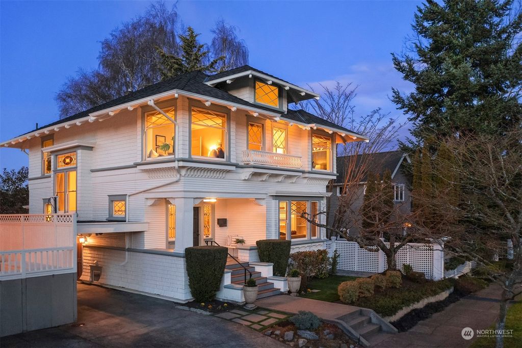 Photo of 108 Hayes Street, Seattle, WA 98109 (MLS # 2203176)