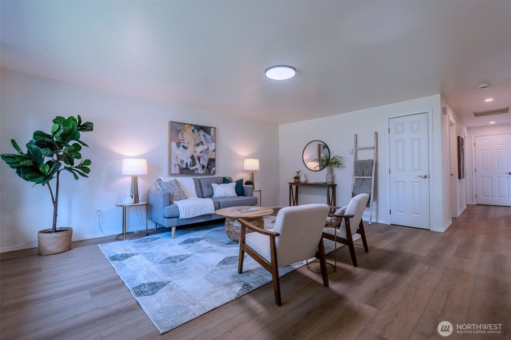 Photo of 6114 208th Street SW, Lynnwood, WA 98036 (MLS # 2511208)