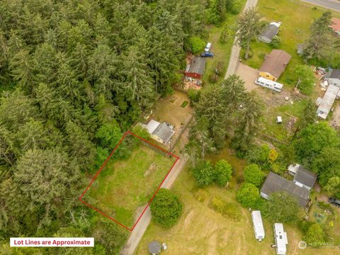 Photo of 1704 200th Lane, Ocean Park, WA 98640 (MLS # 2264603)