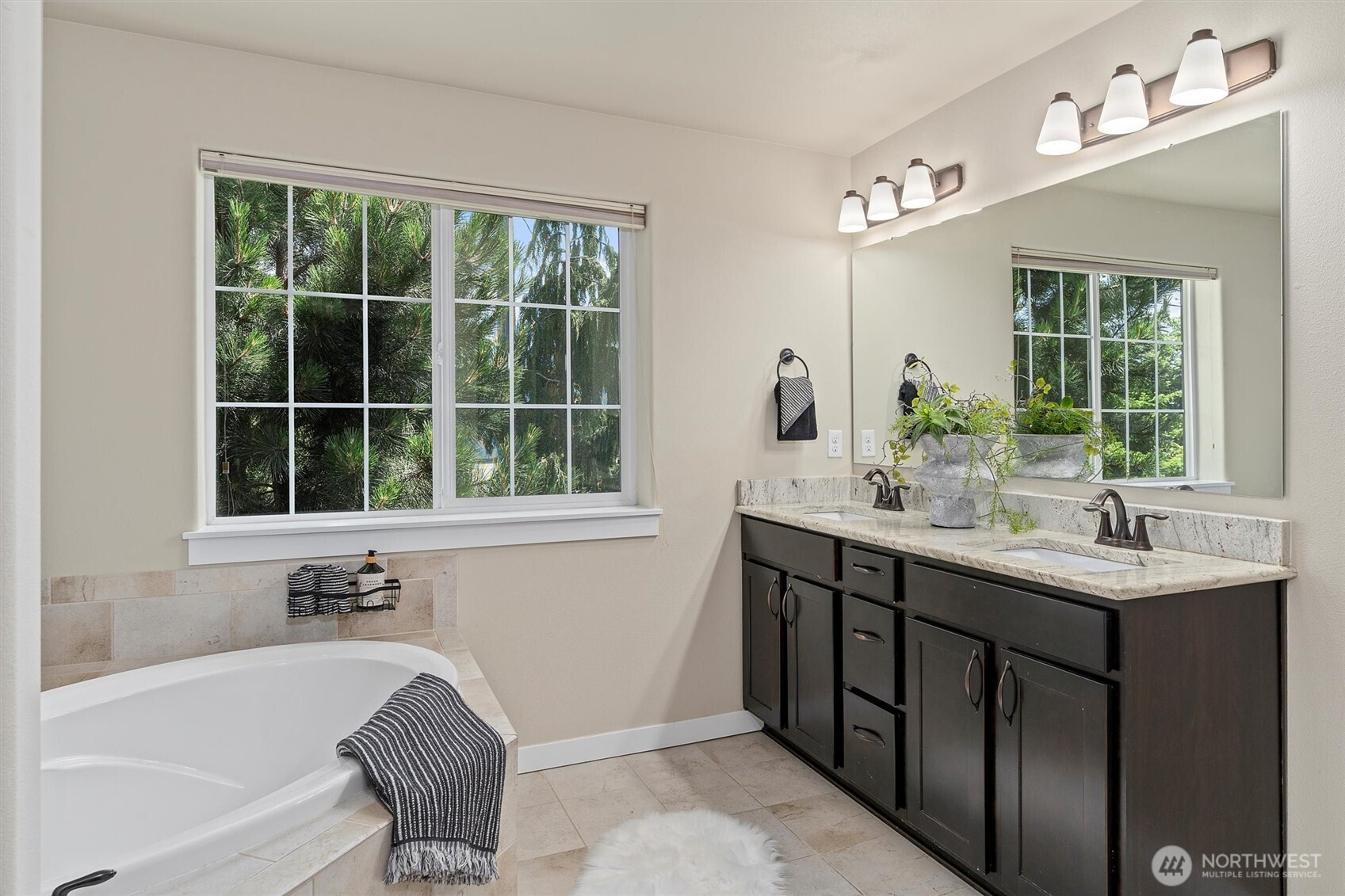 Tacoma, Washington 98407, United States, 5 Bedrooms Bedrooms, ,4 BathroomsBathrooms,Residential,Active,161856