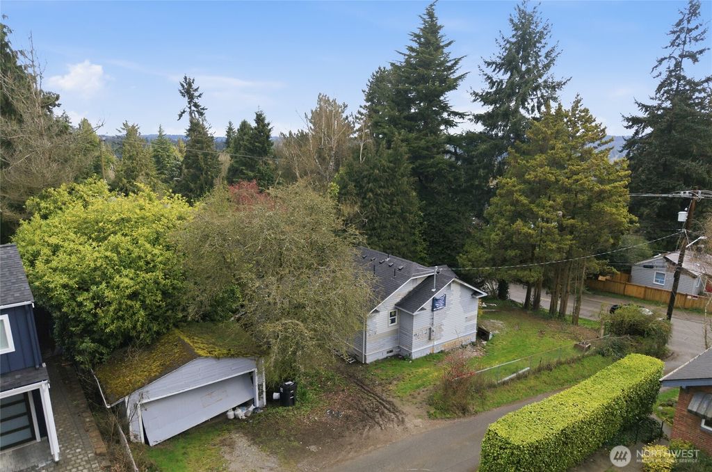 Photo of 9617 15th Avenue NE, Seattle, WA 98115 (MLS # 2501107)