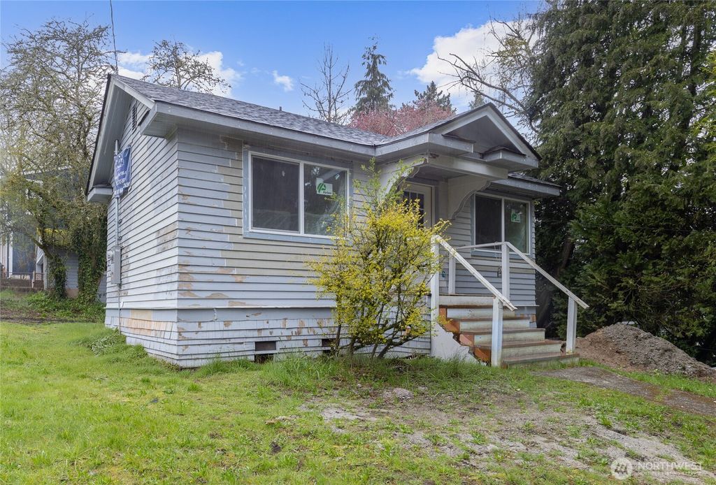 Photo of 9617 15th Avenue NE, Seattle, WA 98115 (MLS # 2501107)