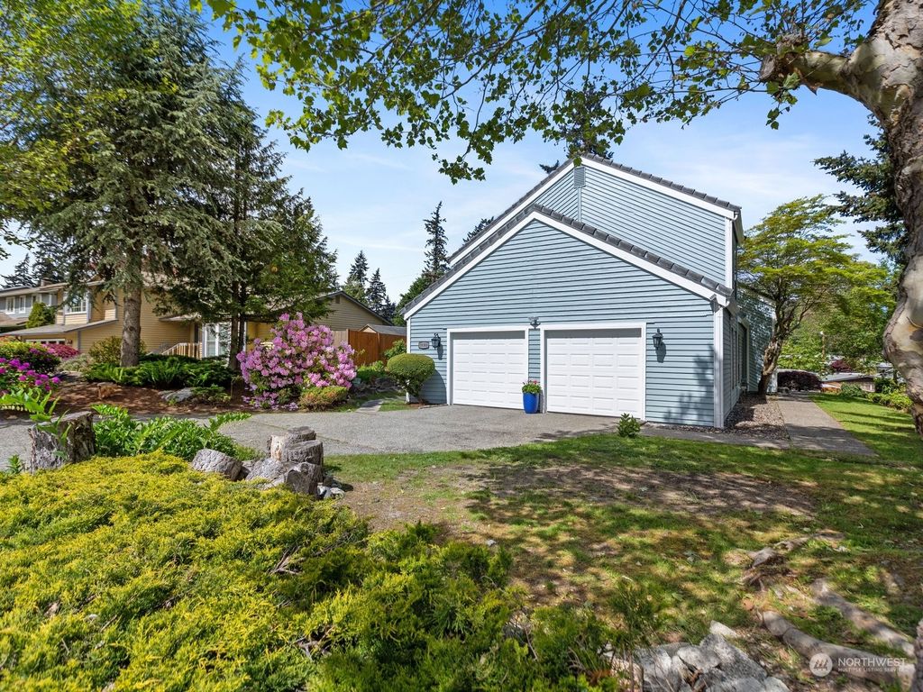 Photo of 18300 st 71st Avenue W, Lynnwood, WA 98037 (MLS # 2240345)