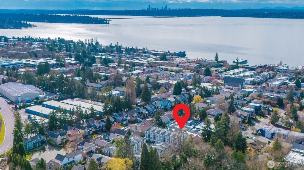 Photo of 207 5th Place S #4, Kirkland, WA 98033 (MLS # 2342789)