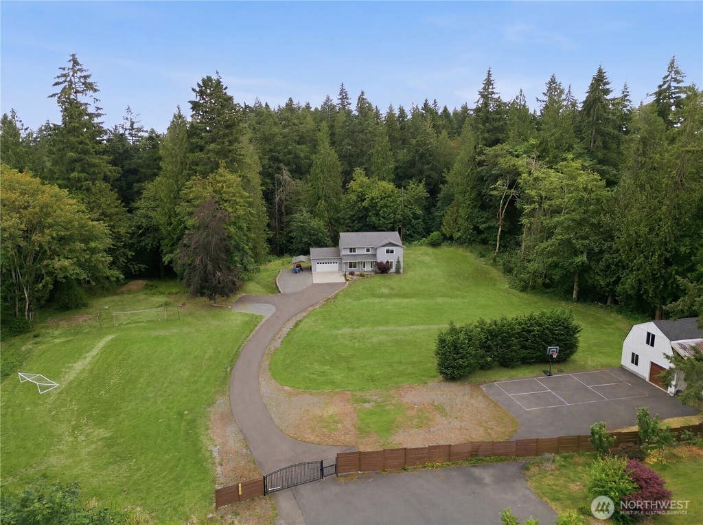 Photo of 8705 72nd Avenue E, Puyallup, WA 98371 (MLS # 2530528)